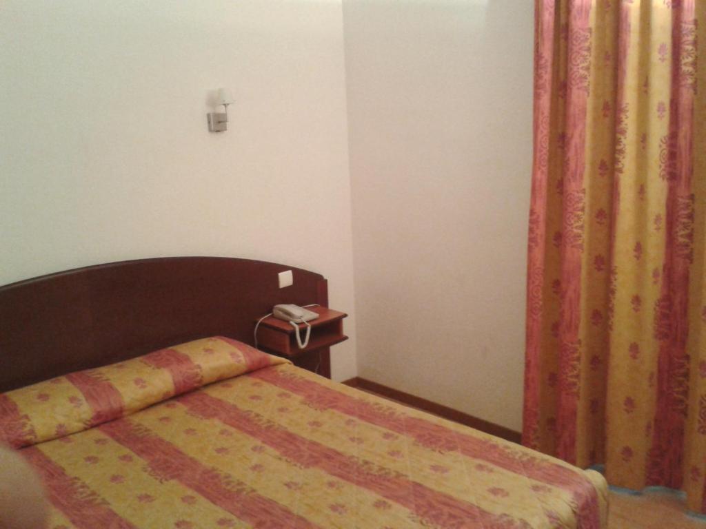 Univers Hotel 2*